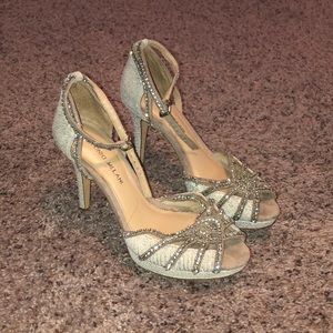 High heels size 7